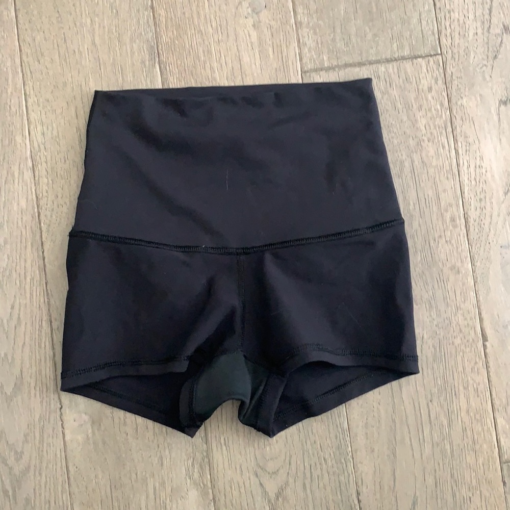 lululemon black spandex shorts